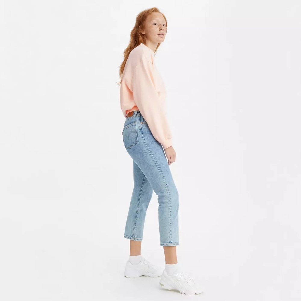501® Original Cropped Women's Jeans. Color: Tango Surge. Size: 25W X 28L. - Picture 2 of 5